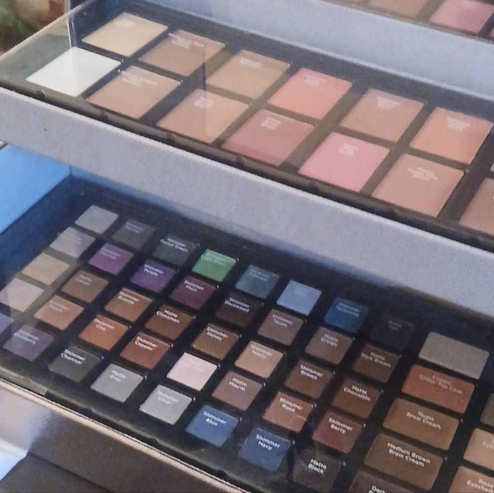 Multi-Color Makeup Palette Set - Picture 7 of 13